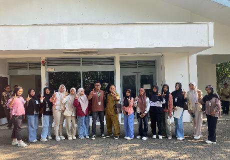13 Siswa SMKN Margomulyo Berangkat Kerja ke PT Liebra Permana Semarang